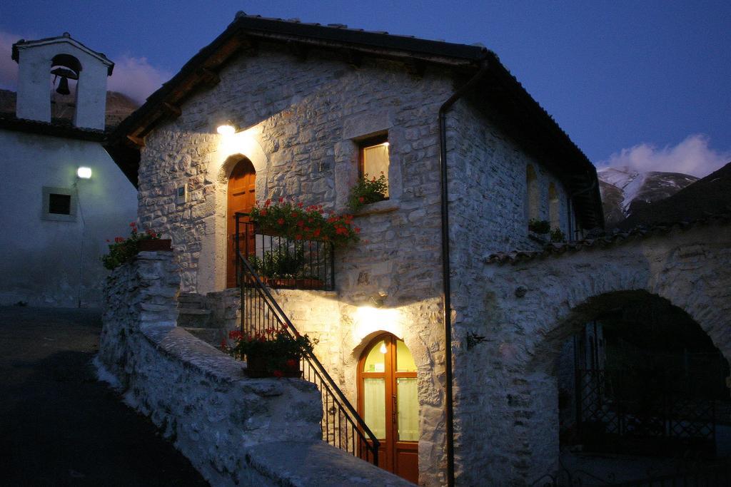 B&B Cascina Dell'Orso Castelsantangelo sul Nera Esterno foto